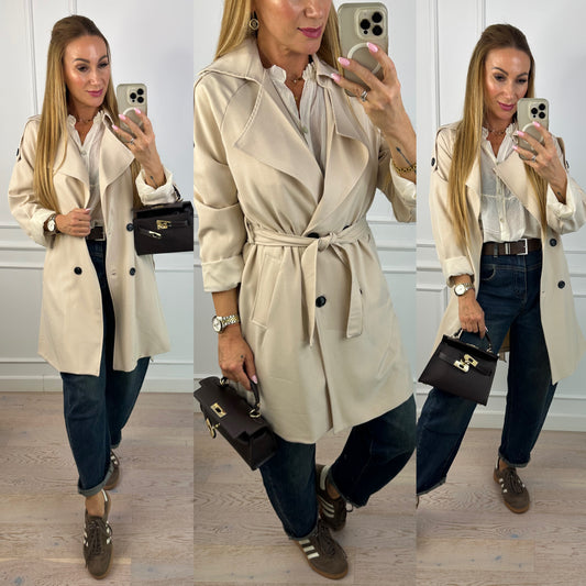 Krótki trencz DEONA / JASNY BEŻ