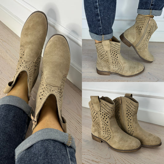 Ażurowe botki TASMAN / KHAKI